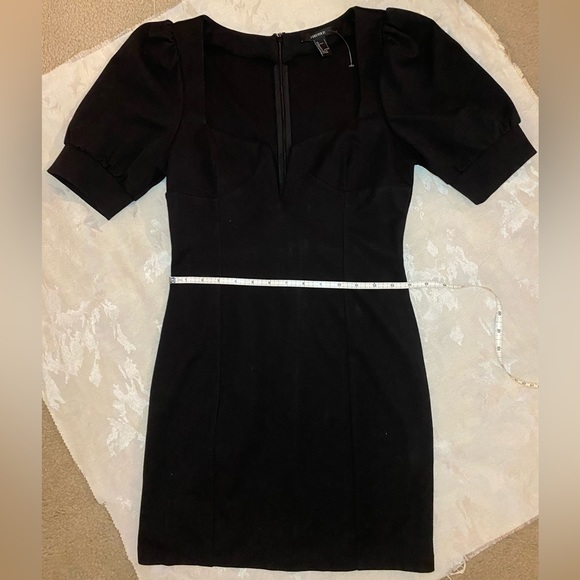 Forever 21 Women’s Black Fitted Mini Dress Puffy Sleeves size Large - Picture 4 of 7